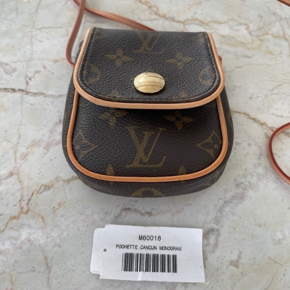 LOUIS VUITTON CANCUN POCHETTE NEW - Picture 7 of 8